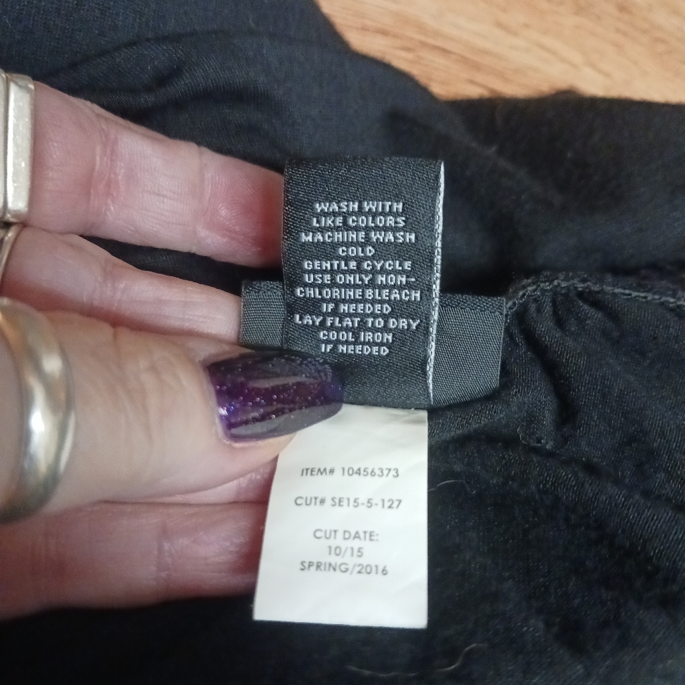 Cold shoulder top - Picture 7 of 7